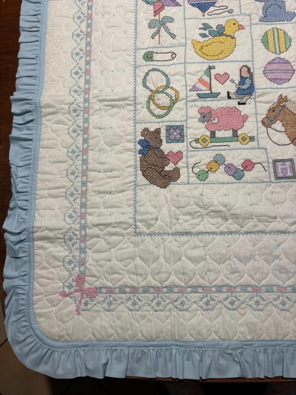 Janlynn Vintage cross-stitch baby quilt Dreamland